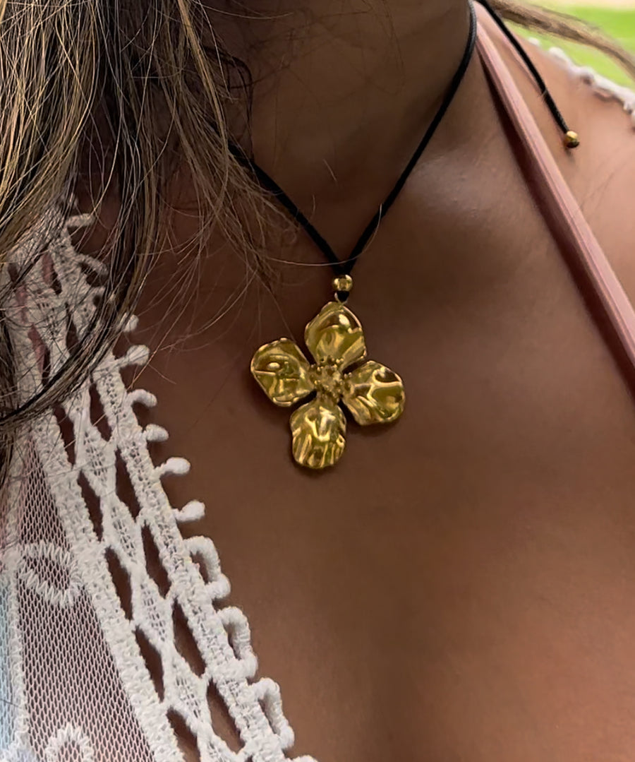 MALI FLOWER NECKLACE